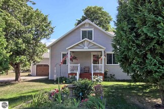 306 E 3rd St, Elk Rapids, MI 49629