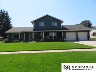 609 W Centre St, Hartington, NE 68739