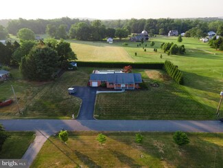 6 Lyric Dr, Newark, DE 19702