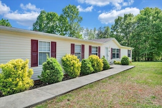 915 Powells Store Rd, Glade Hill, VA 24092