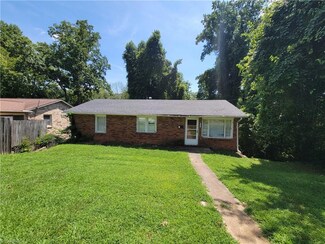 2707 Drewry Ln, Winston Salem, NC 27105