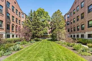 2459 Prairie Ave Unit 2F, Evanston, IL 60201