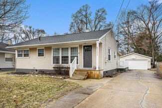 2422 Dawn St, Jackson, MI 49203