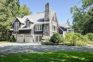 72 Ledge Rd, Jamestown, RI 02835