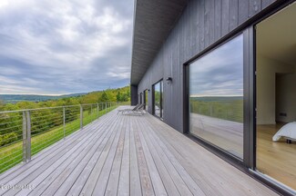 52 Primrose St, Copake, NY 12516