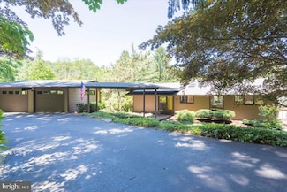 215 Jug Hollow Rd, Phoenixville, PA 19460