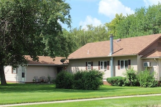 507 W 1st St, Big Springs, NE 69122