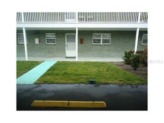 5287 81st St N Unit 4, Saint Petersburg, FL 33709
