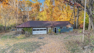 321 E Bertrand Rd, Niles, MI 49120