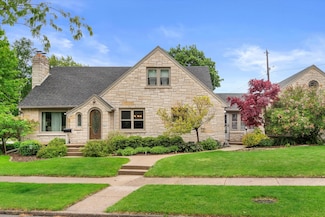 2433 S 52nd St, Milwaukee, WI 53219