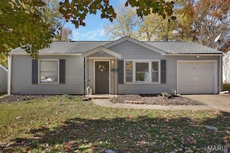 9845 Dennis Dr, Saint Louis, MO 63136