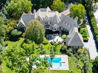 3102 White Oak Ln, Oak Brook, IL 60523