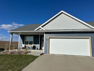 1817 Ridgewood Cir, Menomonie, WI 54751
