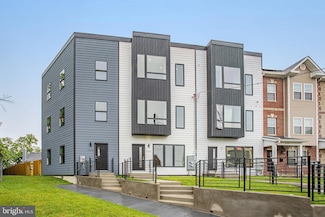4902 D St SE, Washington, DC 20019