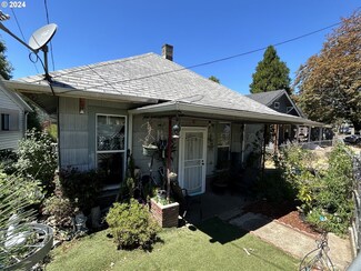 1524 SE Main St, Roseburg, OR 97470