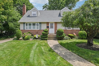91 Dewey Ave, Albertson, NY 11507