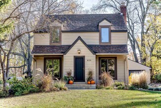425 Merrill Crest Dr, Madison, WI 53705