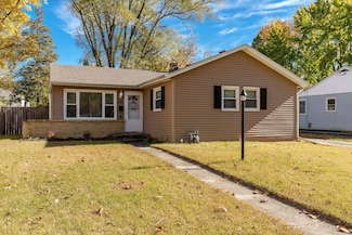 2224 Arizona Ave, Rockford, IL 61108