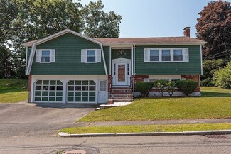 66 W Park Dr, Wakefield, MA 01880