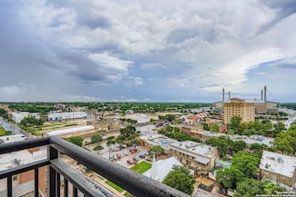 215 N Center Unit 1205, San Antonio, TX 78202
