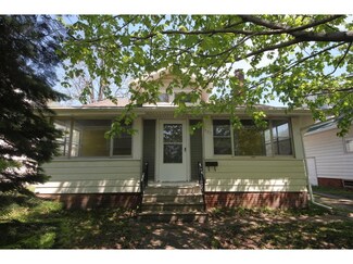 925 Euclid Ave, Des Moines, IA 50313