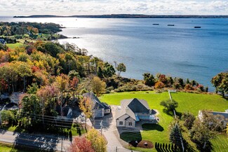 87 Waldo Ave, Rockland, ME 04841