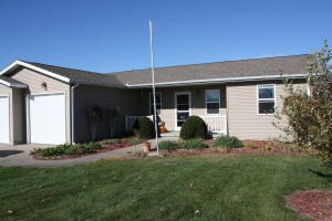 108 Lois Ln, Fruitland, IA 52749