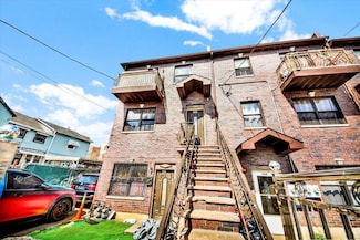 747 E 220th St, Bronx, NY 10467