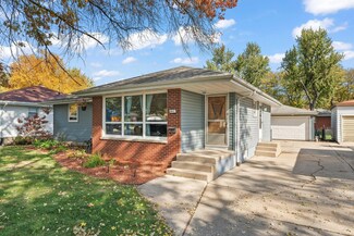 9011 Pettit Dr, Highland, IN 46322