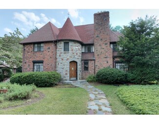 282 Moreland St, Worcester, MA 01609