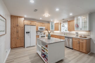3048 Golfing Green Dr, Dallas, TX 75234