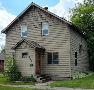 806 7th Ave, International Falls, MN 56649