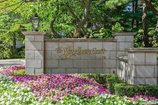 100 Hilton Ave Unit M9, Garden City, NY 11530