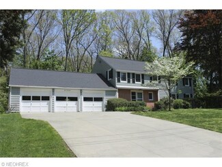 517 Edgewood Dr, Kent, OH 44240