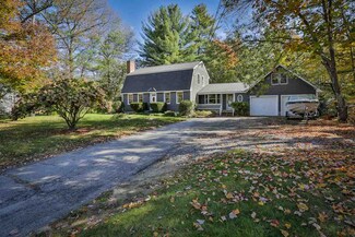 17 Pearson St, Litchfield, NH 03052