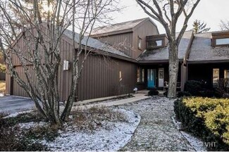 310 Woodview Rd Unit F127, Lake Barrington, IL 60010