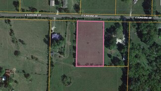 000 E Sunshine Dr, Mountain Grove, MO 65711
