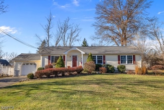 28 Duval St, Bridgewater, NJ 08807