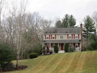 2 Mantoni Dr, Hopedale, MA 01747