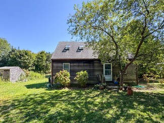 8 Hitchings Cir, Oak Bluffs, MA 02557