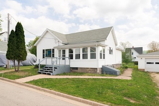 214 N Turner Ave, Viola, WI 54664