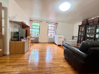 215-19 48th Ave Unit 3C, Bayside, NY 11364