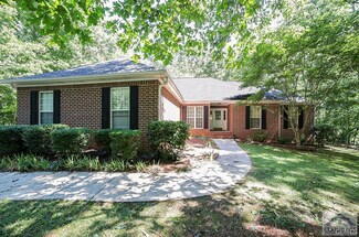 276 Spratlin Ponds Dr, Hull, GA 30646