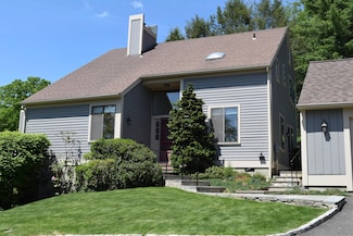 419 W Lyon Farm Dr, Greenwich, CT 06831