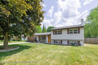 1818 Jeanne St, Holt, MI 48842