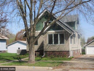 1115 15th St E, Glencoe, MN 55336