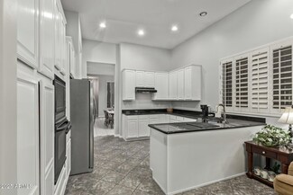 3122 E Windmere Dr, Phoenix, AZ 85048