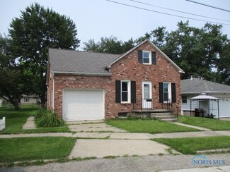 131 N Maplewood St, Wauseon, OH 43567