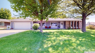 1265 Division St, Garner, IA 50438