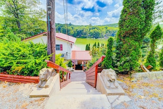 1455 Crystal Lake Rd, Hancock, NY 13783